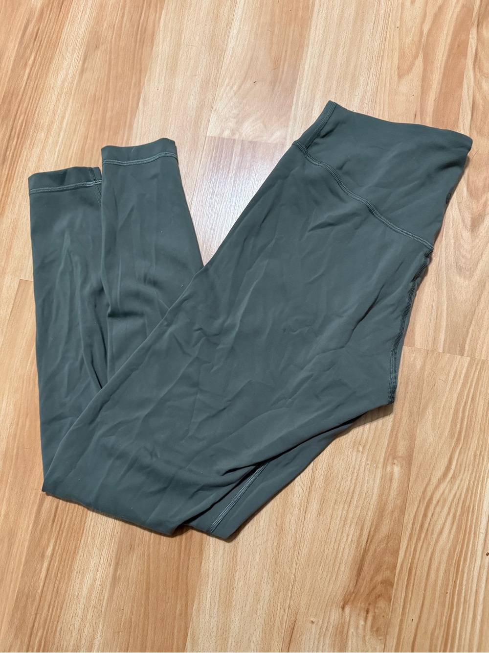 Wunder Under army green lululemon